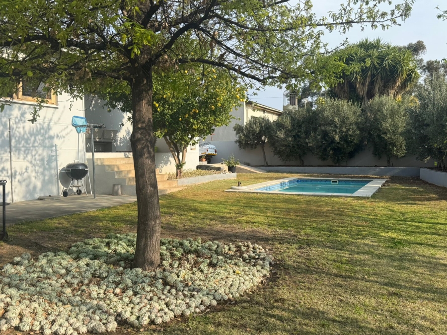 4 Bedroom Property for Sale in Panorama Western Cape